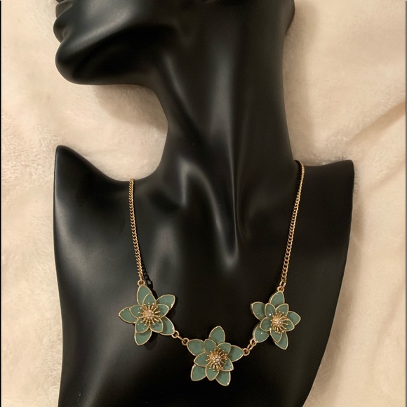 Flower Teal Necklace - Picture 1 of 2